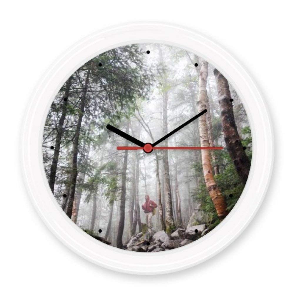 Horloge paysage forestier ronde pour décorer votre salon cocooning