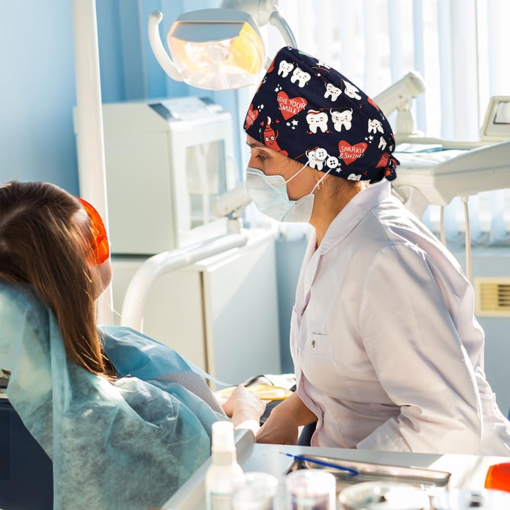 Zahnarzt-Kappen für Damen und Herren, verstellbar, elastisch, Krankenschwestermützen, Arbeitsmützen mit Knopf und Schweißband, 4 Stück