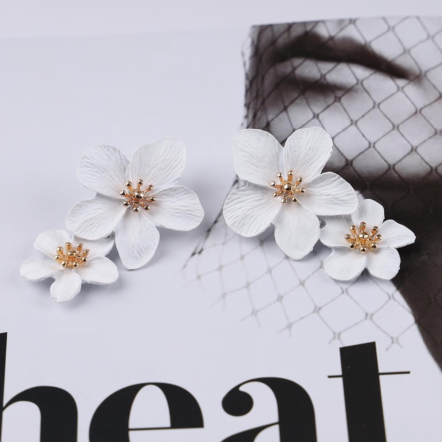 Andelaisi Boho Exaggerate Acrylic Flower Earrings Vintage Resin Flower Shape Stud Earrings White Flower Statement Earrings Multicolor Enamel Flower Earrings Jewelry for Women - Image 5