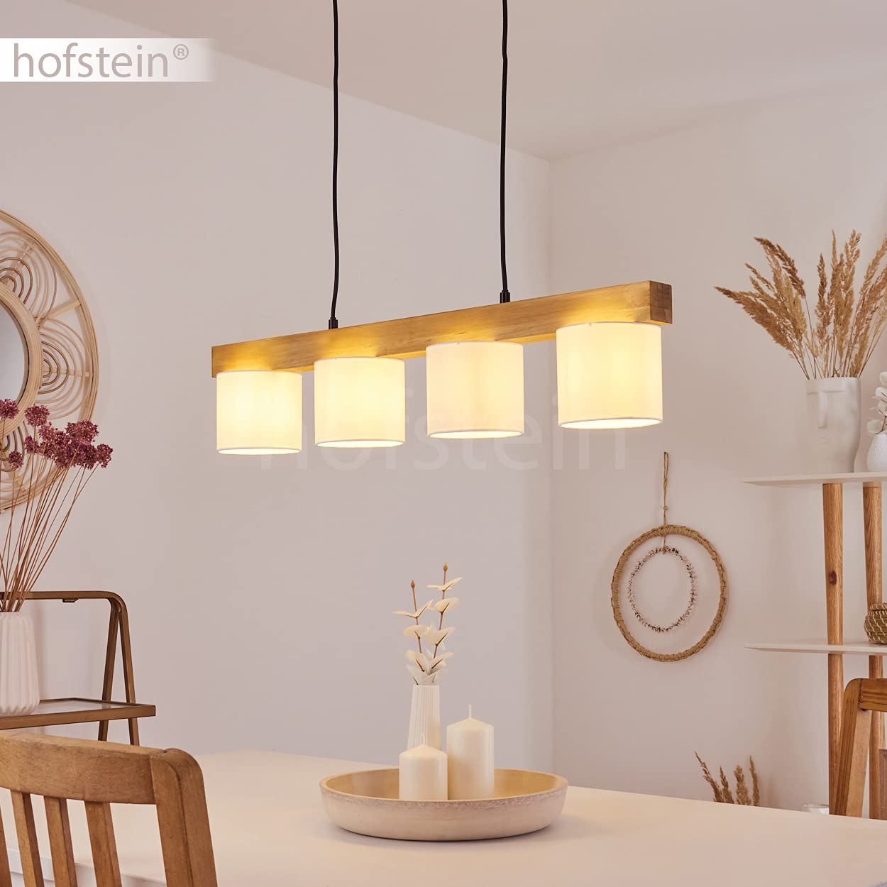 HOFSTEIN Pendelleuchte Malimea, 4-flammige Hängelampe aus Metall/Holz/Stoff in Weiß/Natur, Hängeleuchte m. Holzbalken und Stoff-Schirmen, Höhe max. 135 cm, 4 x E14, Esszimmer - Wohnzimmer - Küche
