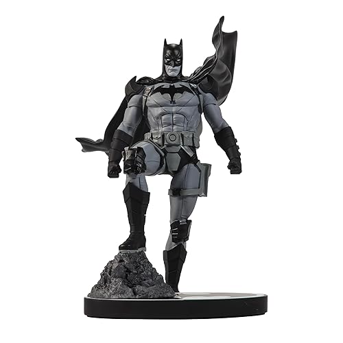 McFarlane Toys DC Direct Batman por Mitch Gerads (Batman Black & White) Estatua de resina