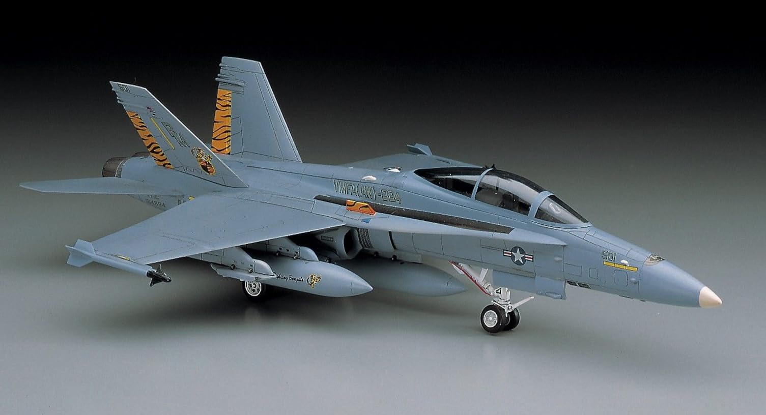 航空機・ヘリコプター FA-18D Hornet Night Attack 1/72 Amazon.com: Hasegawa 1/72 F/A-18D Hornet : Arts, Crafts & Sewing