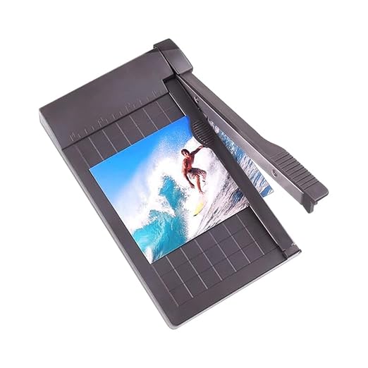 Amazon.co.jp: 小型切紙機 写真裁断器 ミニ裁断刀 ペーパーカッター（A4サイズ対応） 写真/紙/コピー用紙/クーポン/ラベル ...