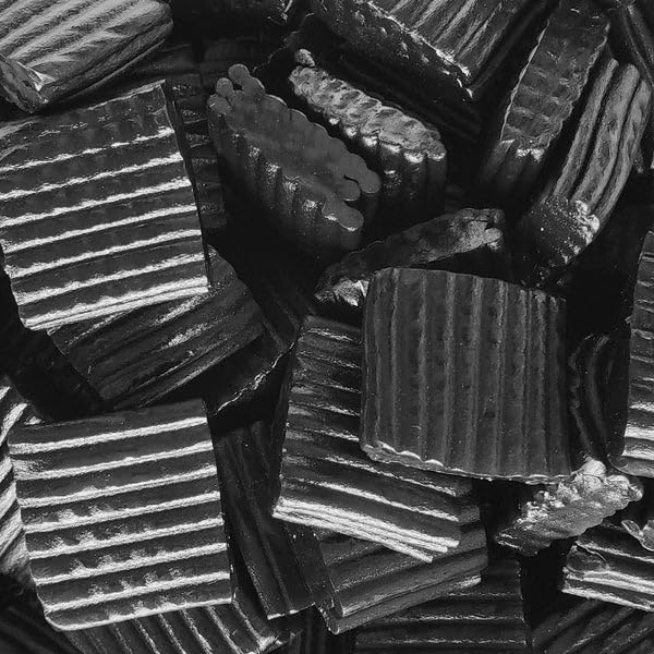 Bayside Candy Licorice Tire Tracks - Soft Licorice Candy (6.6LBS)