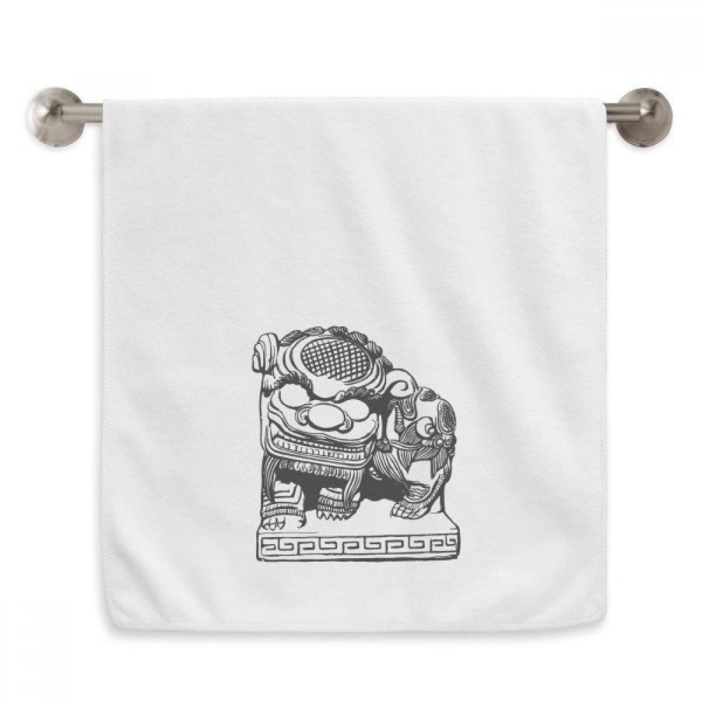 Serviette doux visage pour peaux sensibles motif lion noir blanc