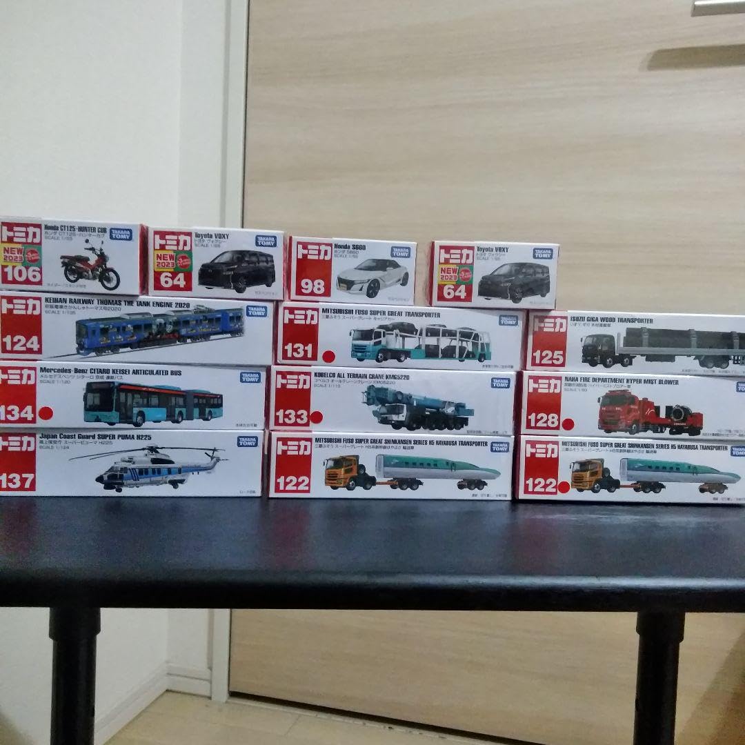 トミカ ミニカーセット 13台 Amazon.co.jp: トミカ 13台 セット : ホーム＆キッチン