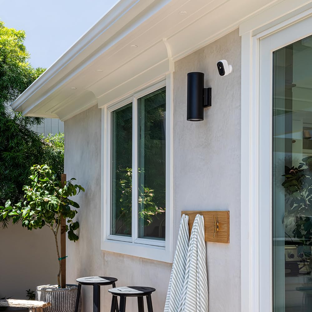 Arlo Essential 2K - Cámara de Seguridad para Exteriores (2ª generación) - Paquete de 4 - Cámara inalámbrica para Exteriores e Interiores, Foco Integrado, visión Nocturna a Color, configuración de
