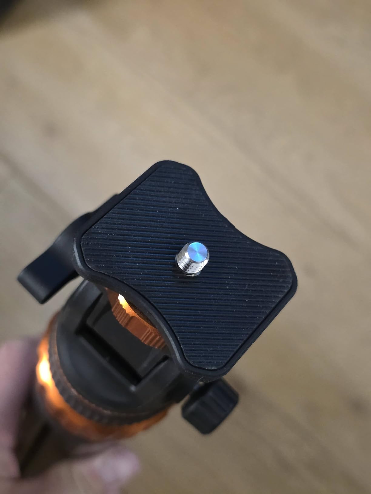 Well made, lightweight, stand for small camera or light