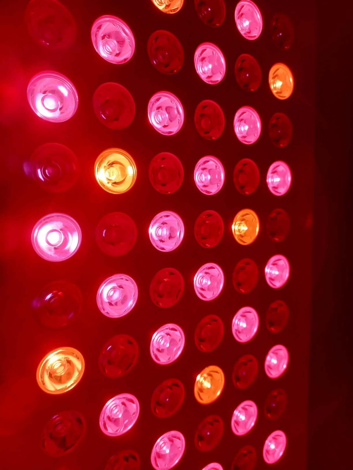 Real user enjoying a Makiuri red light therapy session