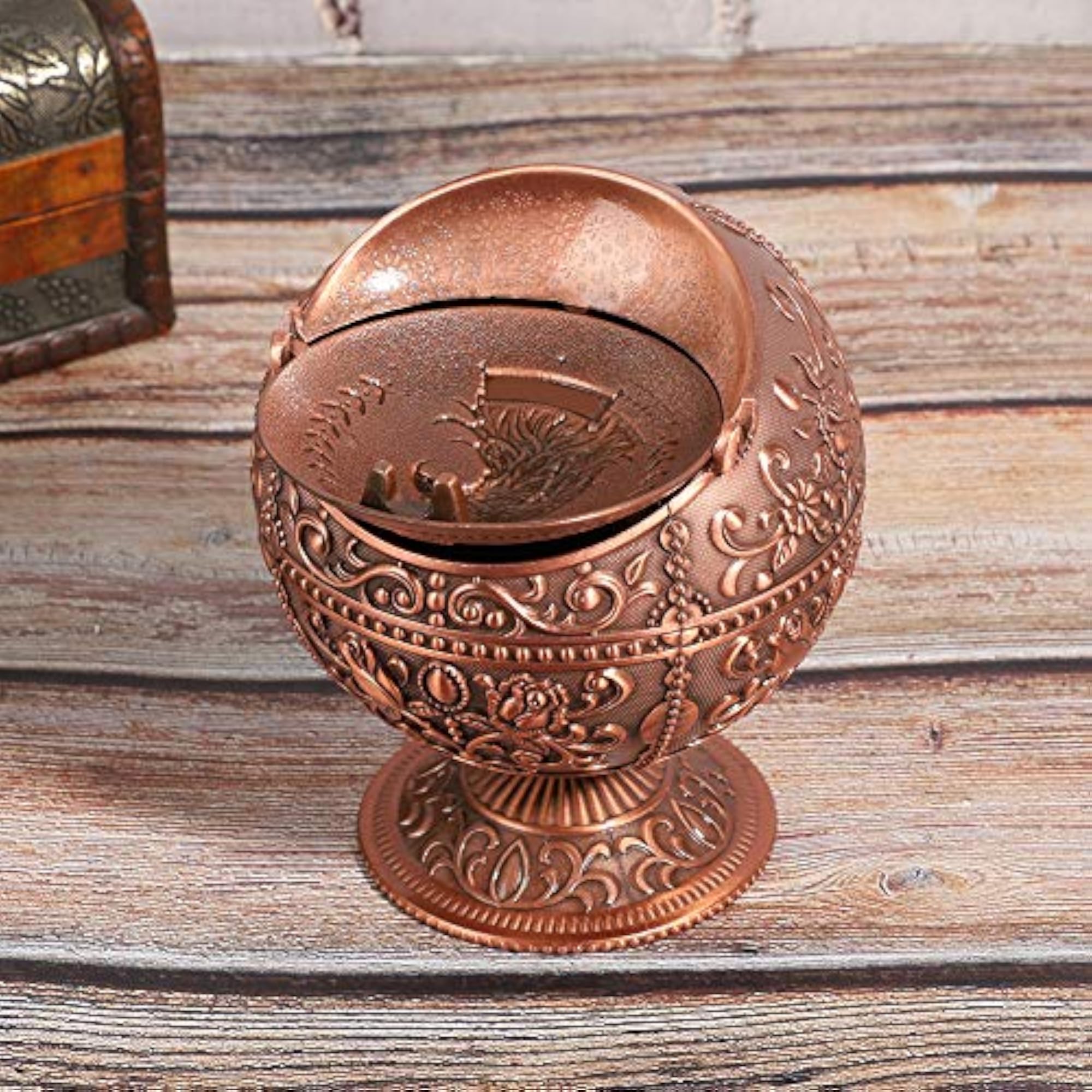 Vintage Metal Ashtray, Practical and Durable Design