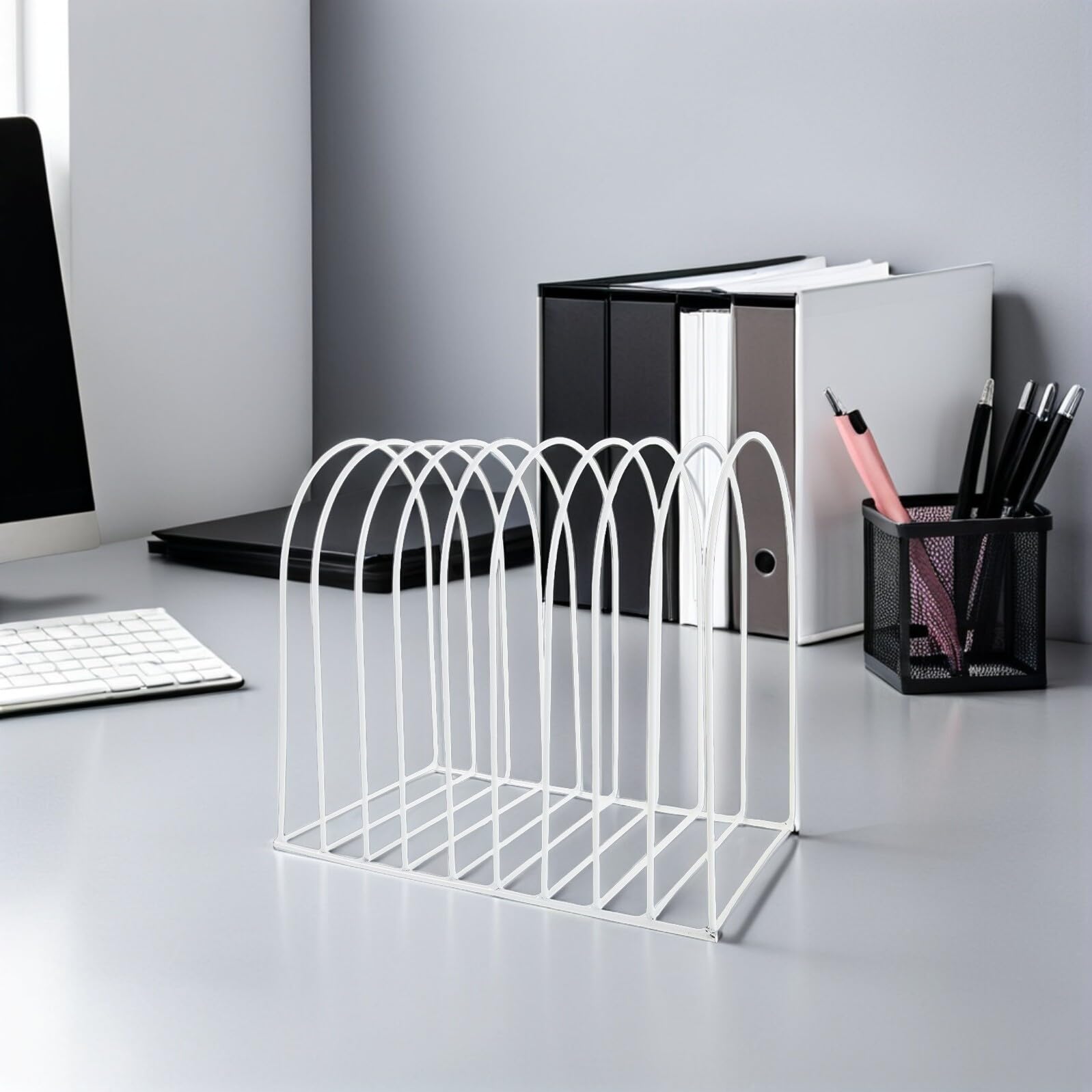 DOITOOL Organizzatore da Scrivania in Metallo Bianco con Sezioni Verticali Libreria da Ufficio Compatta per Archiviazione File e Cartelle Scaffale Portadocumenti per Piccoli Spazi