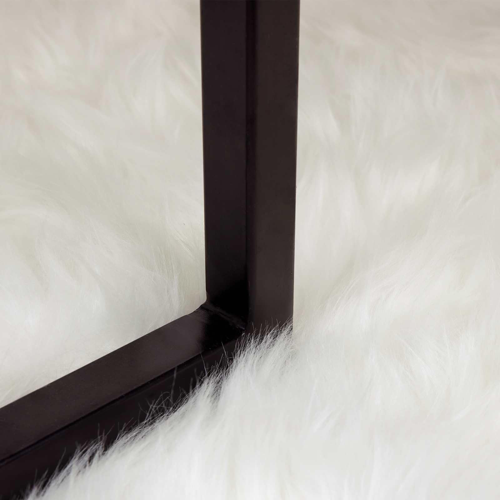 Tafalla - Alfombra de piel de oveja sintética, 100 x 200 cm, de pelo alto, de poliéster, en color blanco, diseño moderno para salón, dormitorio, pasillo