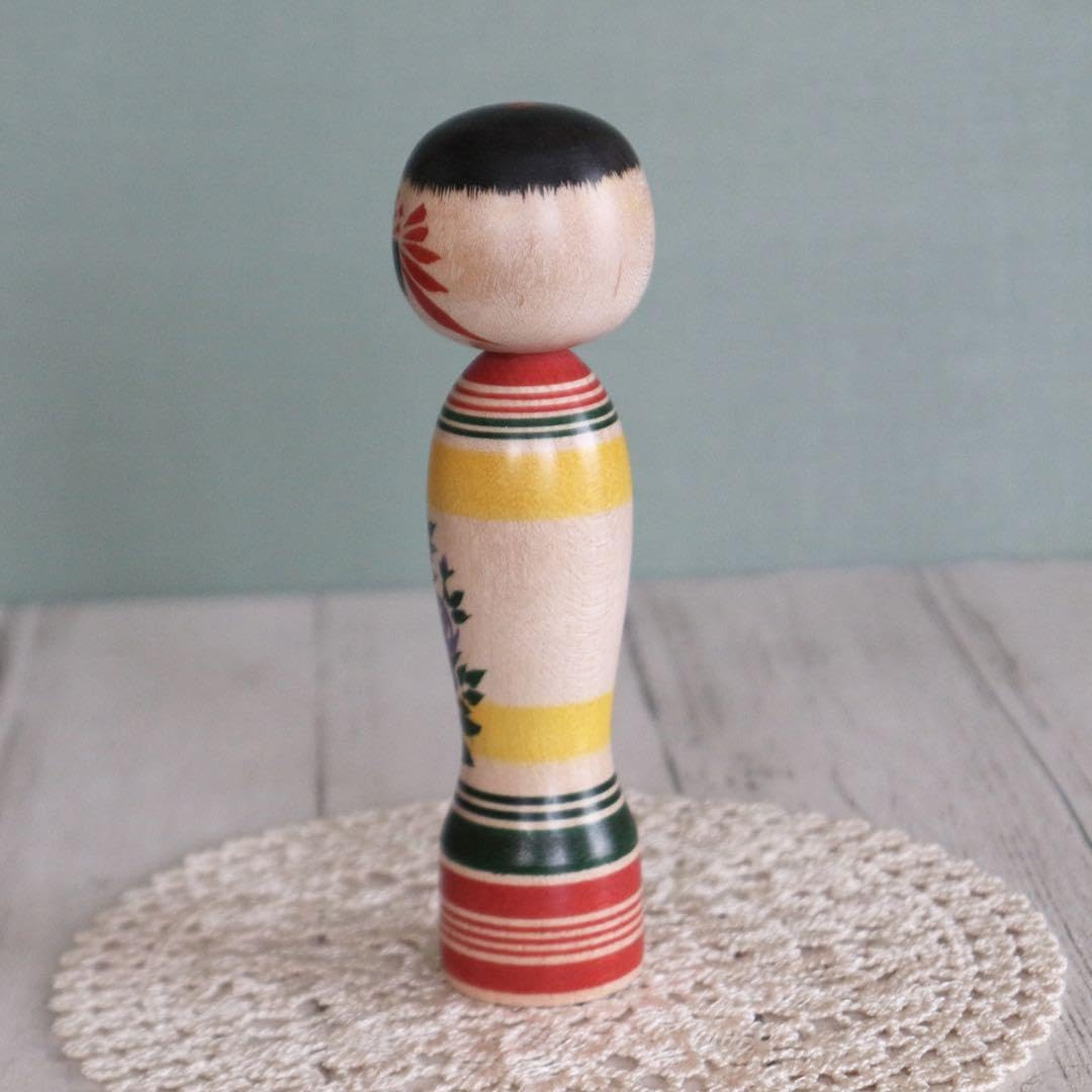 Amazon.co.jp: 伝統こけし こけし 白鳥保子工人 4寸 : おもちゃ