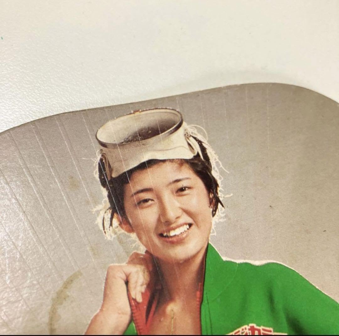 Amazon.co.jp: 山口百恵 ミニうちわ フジカラー : おもちゃ