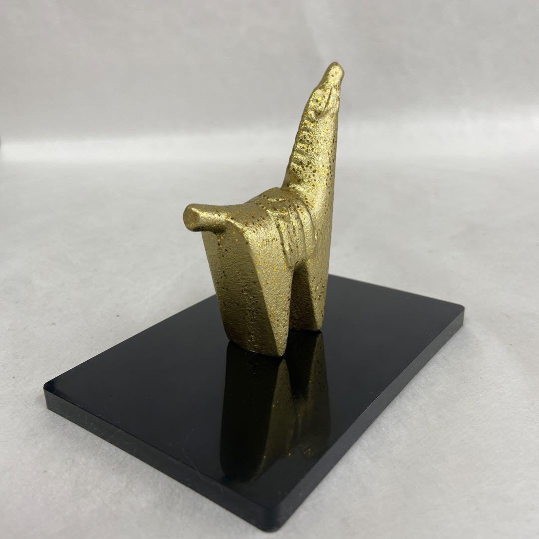 Amazon.co.jp: 干支午の置物 三枝惣太郎 馬の置物 PC台付 : ホーム