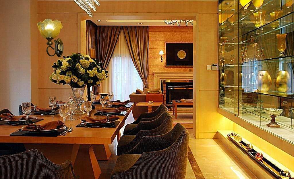 ANYE Antique Decor Brown Glass Lampshade Wall Lamp with UL Plug-in Button Cord Classic Wall Mounted Lamp Court Style Lights Fixtures Elegant Bedside Lamp Bulbs Not Included