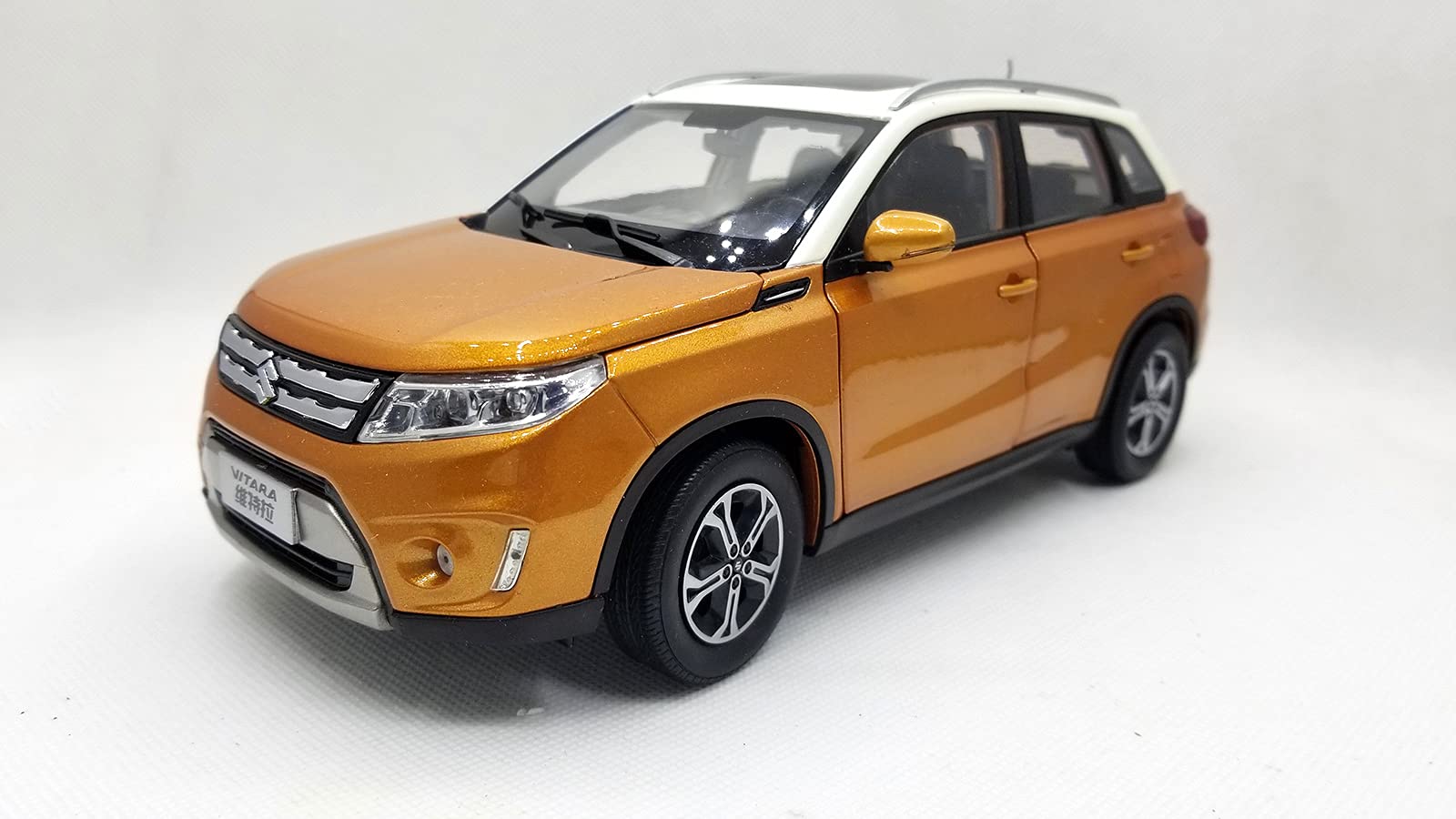 701-018 スズキ 1/18 SUZUKI Vitara ダークグリーン 1/18 Scale Vitara Dark Green Diecast Car Model Toy Collection Gift