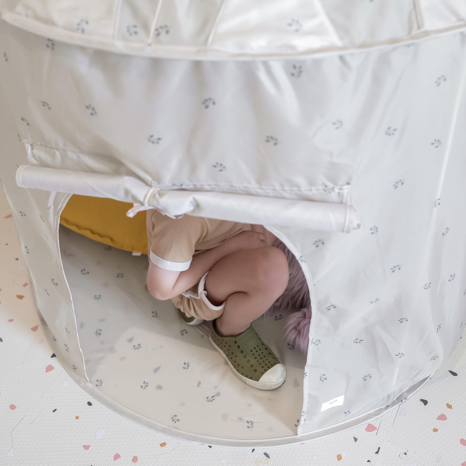 3 Sprouts Tente de Jeu Enfant Intérieure et Extérieure Cabane Château Maison de Jeu Myrtille Taupe