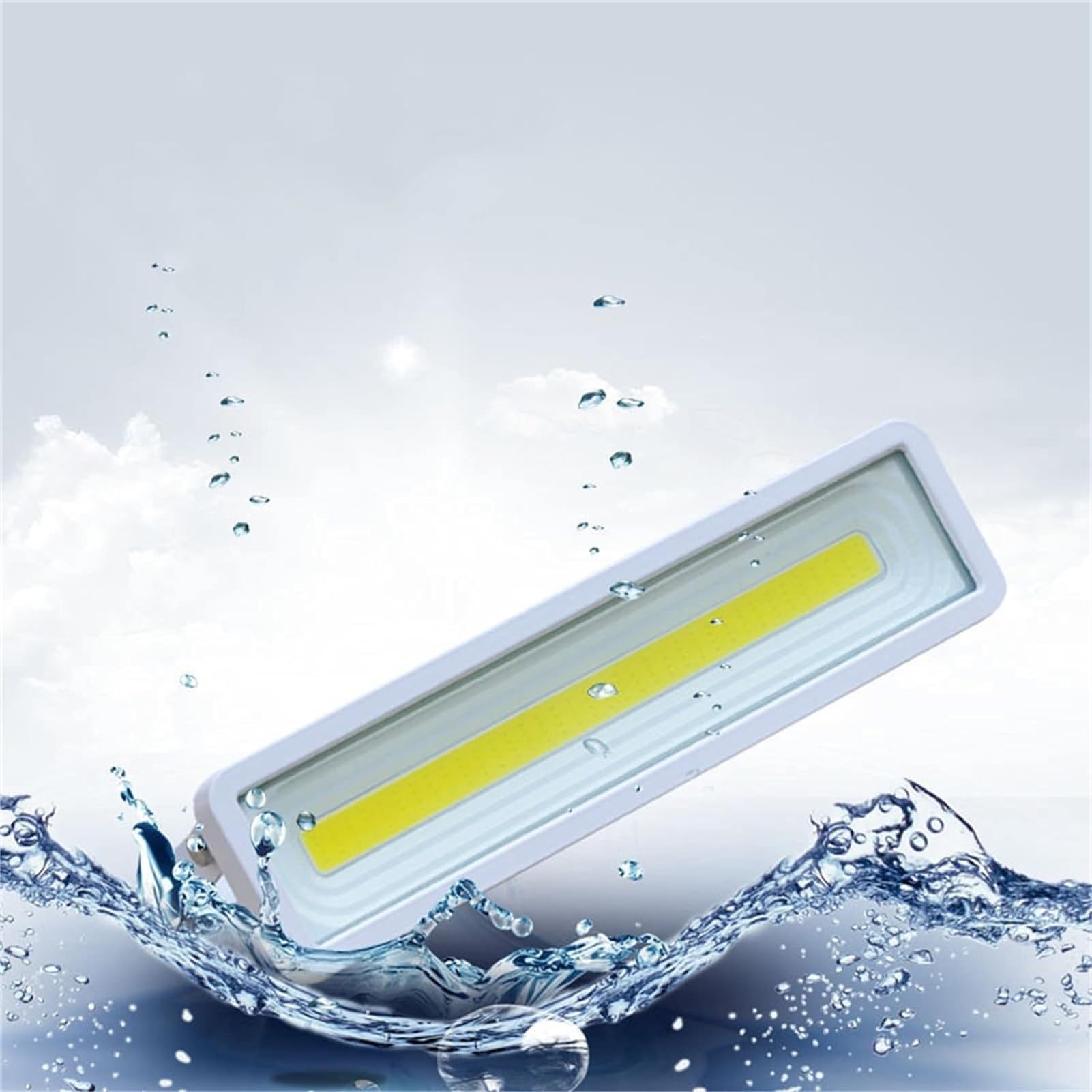 lampy solarne do użytku na zewnątrz, Lampy zabezpieczające obiektyw, IP65 i wysoka przepuszczalność światła Białe światło Reflektor roboczy LED do magazynu, ogrodu, dachu(Warm Light,50W)