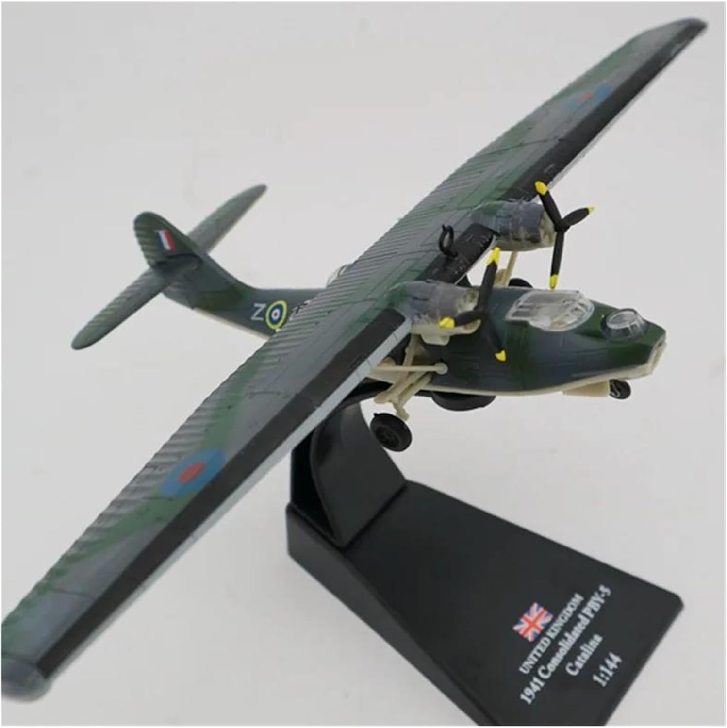 Scale Airplane 1/144 for WW2 UK RAF PBY 5 Catalina Aircraft Fighter Model Canso Amphibious Desktop Decoration Suitable for Decoration