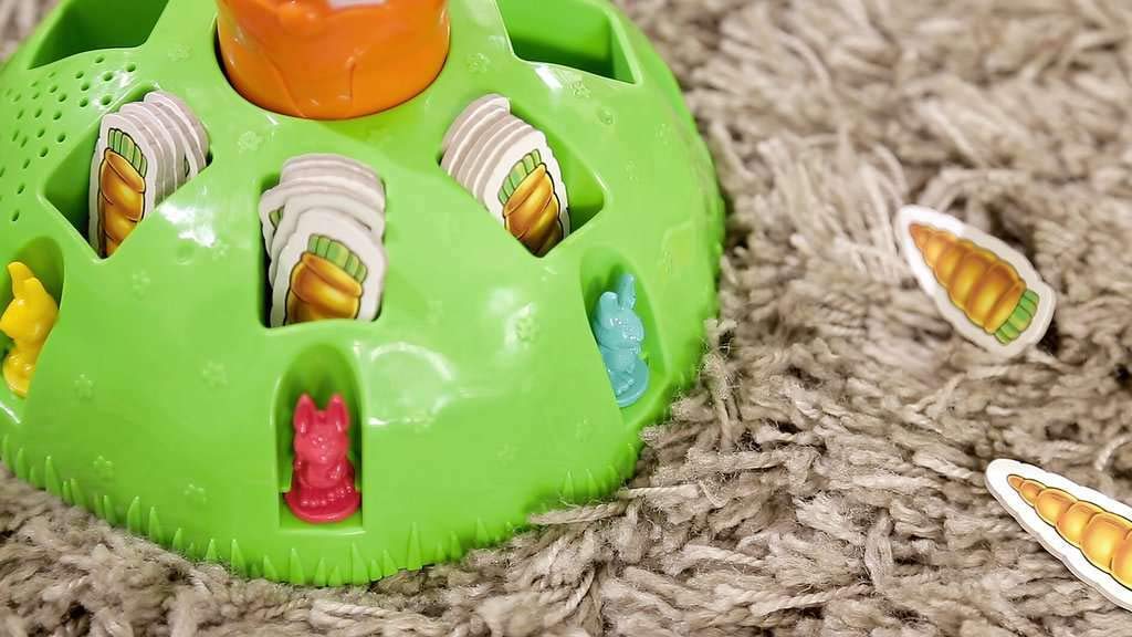 Ravensburger 21200 - Flotti Karotti, Bewegungsspiel für Kinder ab 4 Jahren, Familienspiel für Kinder und Erwachsene, Reaktionsspiel für 1-6 Spieler