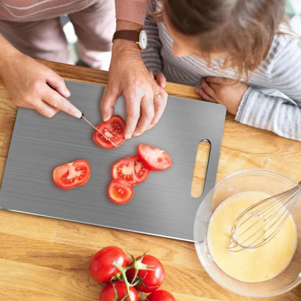 Planche a Decouper en Titane,28X39CM,2MM d’Épaisseur,Double Face Planche de Cuisine pour Viande, Fruits,Fromage et Légumes