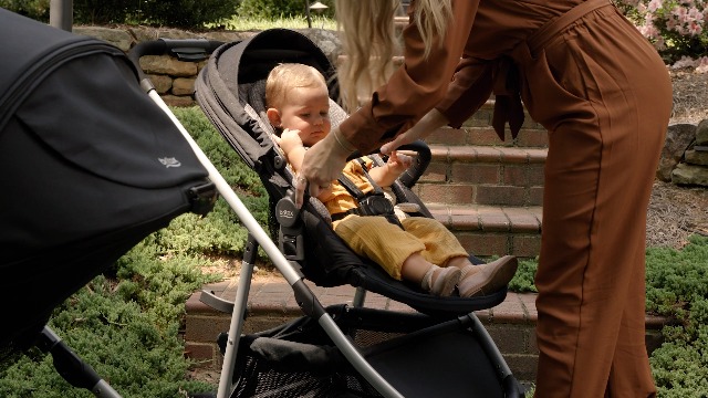 Amazon.com : Britax Willow Grove SC Travel System, Infant Car Seat Stroller  Combo with Willow SC Infant Car Seat, Alpine Base, and Grove Stroller;  ClickTight Technology, SafeWash & StayClean Fabrics  Pindot