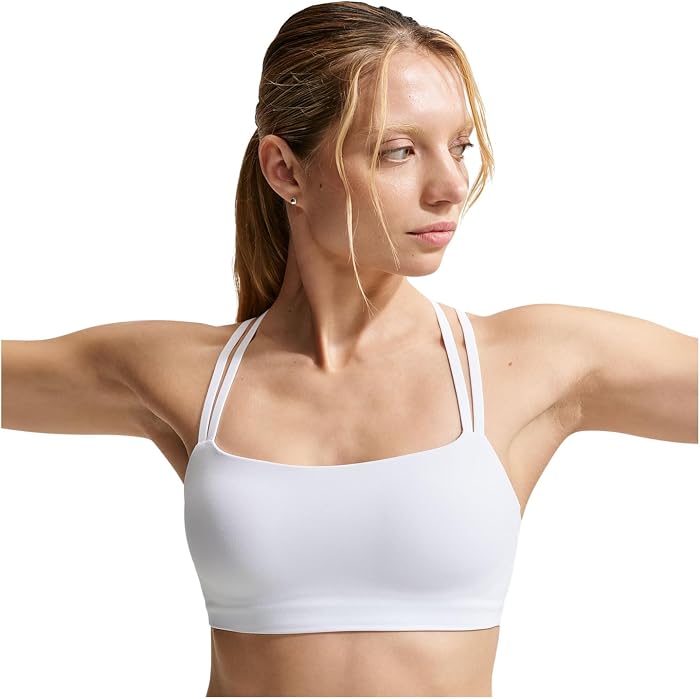 Женское спортивное бра Nike Dri-FIT Zenvy Strappy с поддержкой