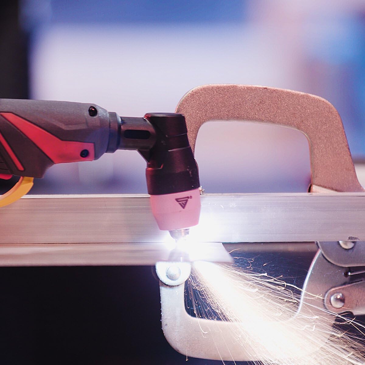 STAHLWERK Poste à souder combiné 6-en-1 CTM-416 Puls Pro – CUT, TIG, MIG/MAG, PULSE, MMA (ARC), FLUX jusqu'à 160 A, découpeur plasma jusqu'à 40 A, amorçage HF, fonction Pulse, dévidage de fil, LED