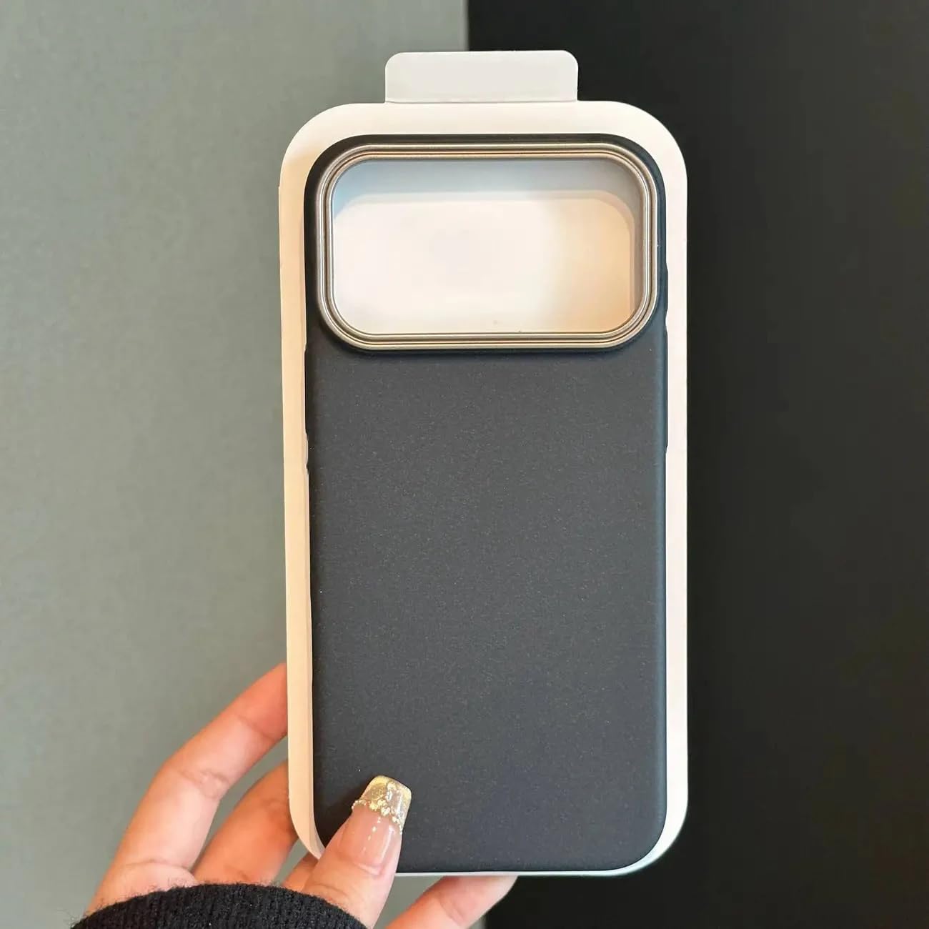 Coque iPhone 17 anti-rayures noire mate protection rigide effet grès - 8
