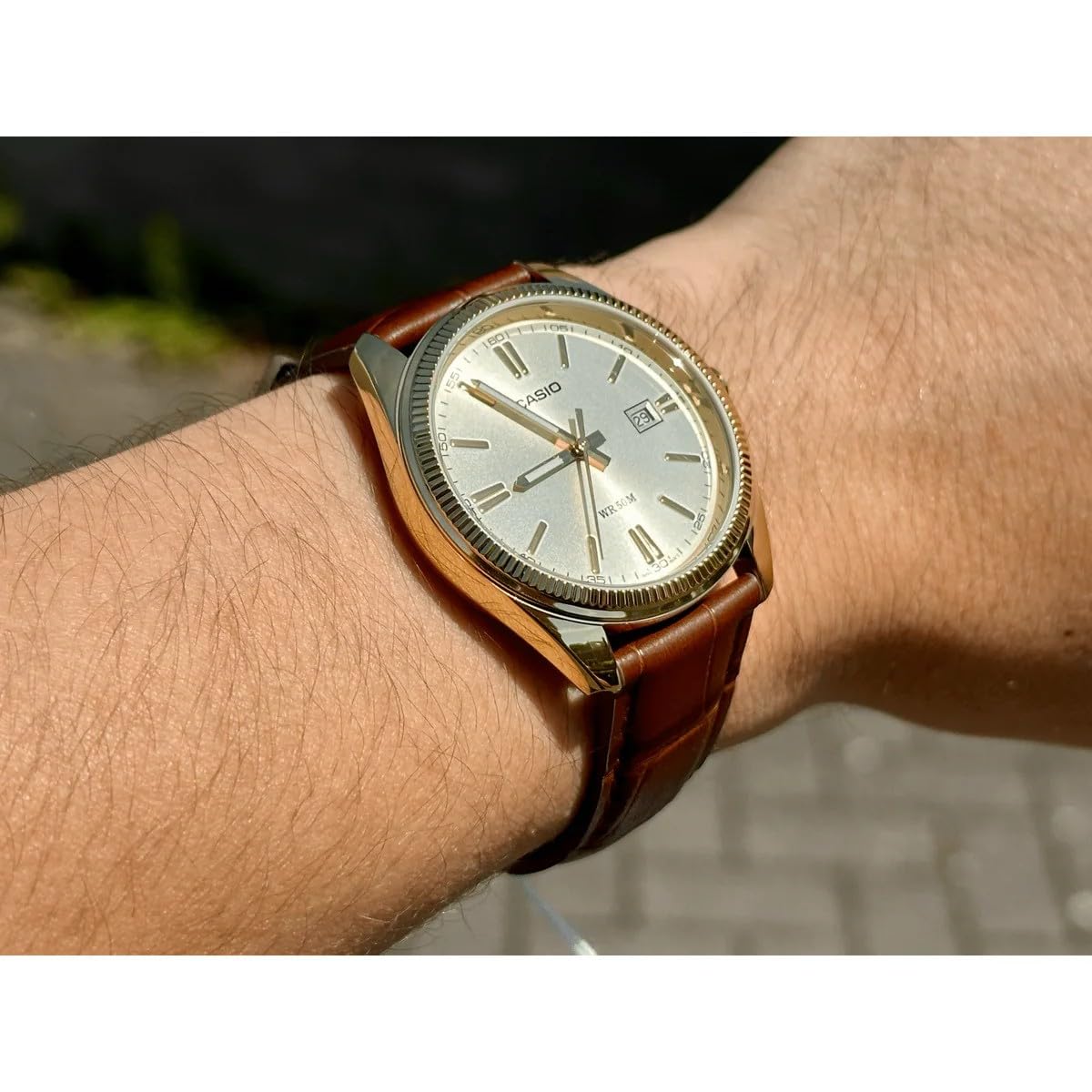 Casio Relógio Masculino Analógico, Pulseira em Couro Marrom, Caixa Dourada com Mostrador Champagne, WR 50M em promoção! Veja a oferta e mais achadinhos de Relógios de pulso 3 Hoje é o melhor dia para comprar Casio Relógio Masculino Analógico, Pulseira em Couro Marrom, Caixa Dourada com Mostrador Champagne, WR 50M com aquele preço maroto! Promoção! Aproveite a oferta! 3