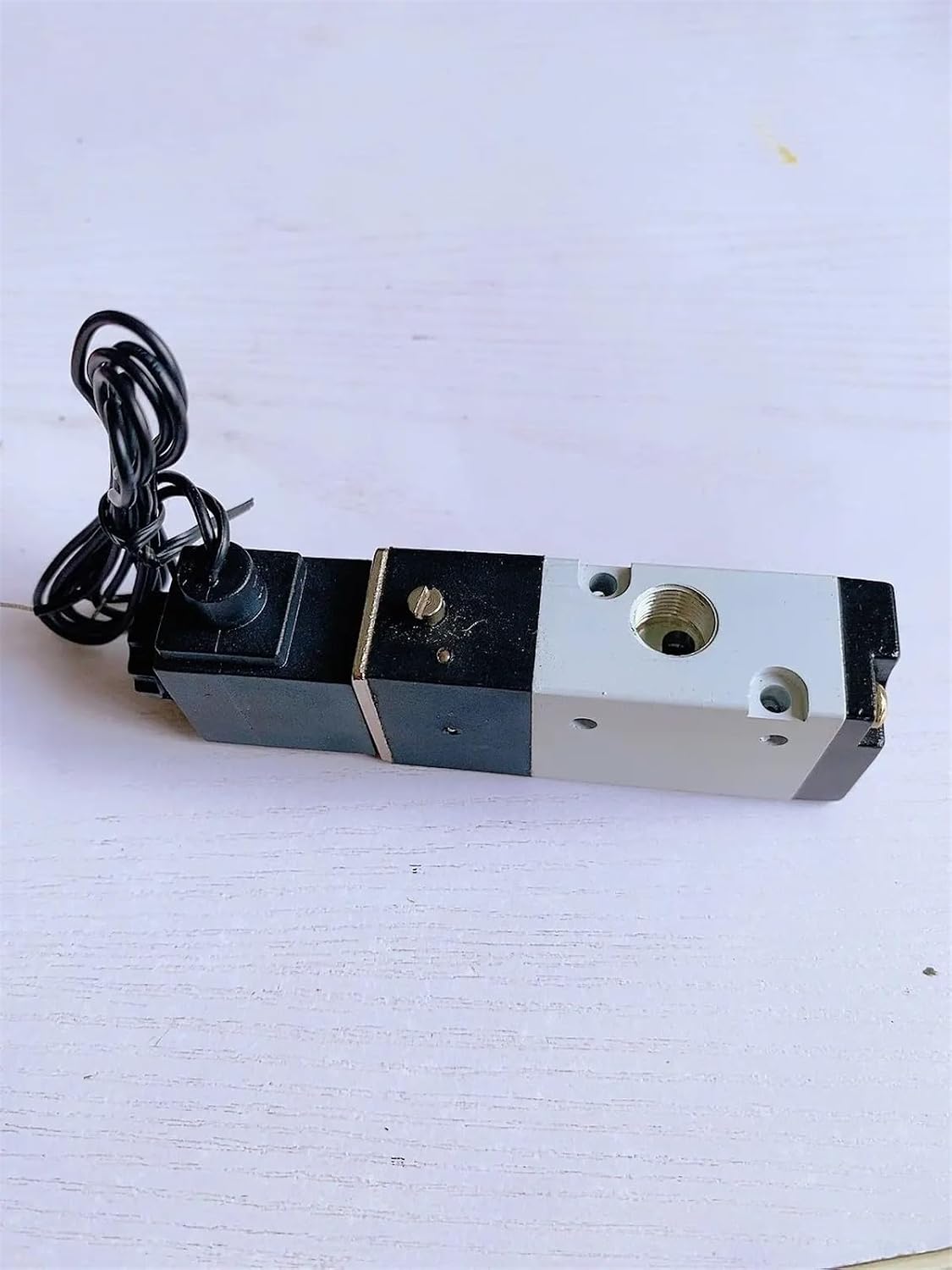 Air Solenoid Valves 3V110-06 2 Position 3 Port 1/8" Pneumatic Control Valve(AC110V)
