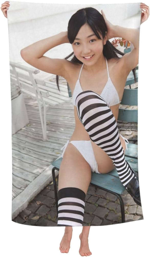 椎名もも  大きい画像 Amazon.co.jp: 椎名もも マイクロファイバー ビーチタオル ビーチマット バスタオル ソフトタオル 軽量 大きい 薄手 吸水性 速乾  80×130cm : ホーム＆キッチン