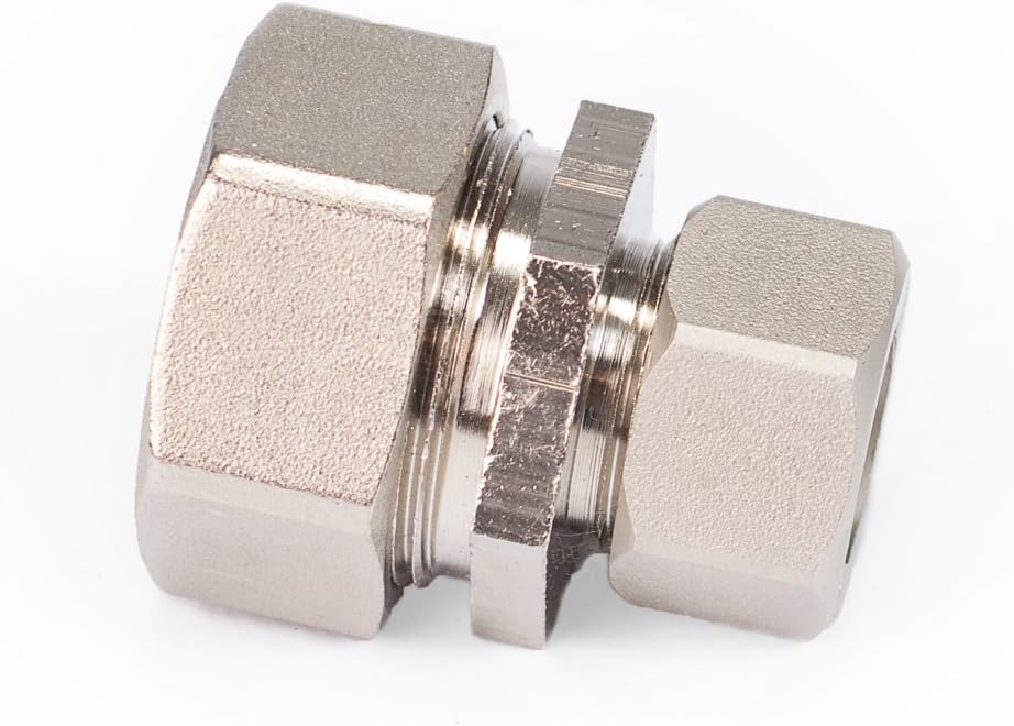 Maxline M8024 Reducing Union Fitting for 3/4-Inch x 1/2-Inch Tubing