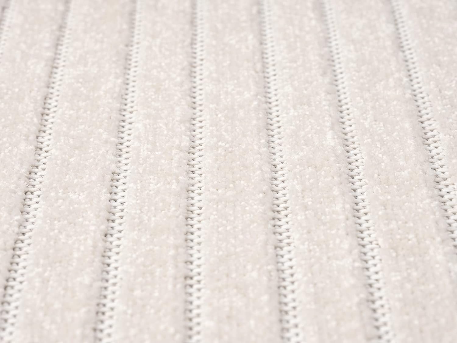 the carpet Santo Plus tappeto moderno - tappeto di alta qualità per soggiorno, camera da letto, color crema, tappeto boho in 140 x 200 cm in polipropilene