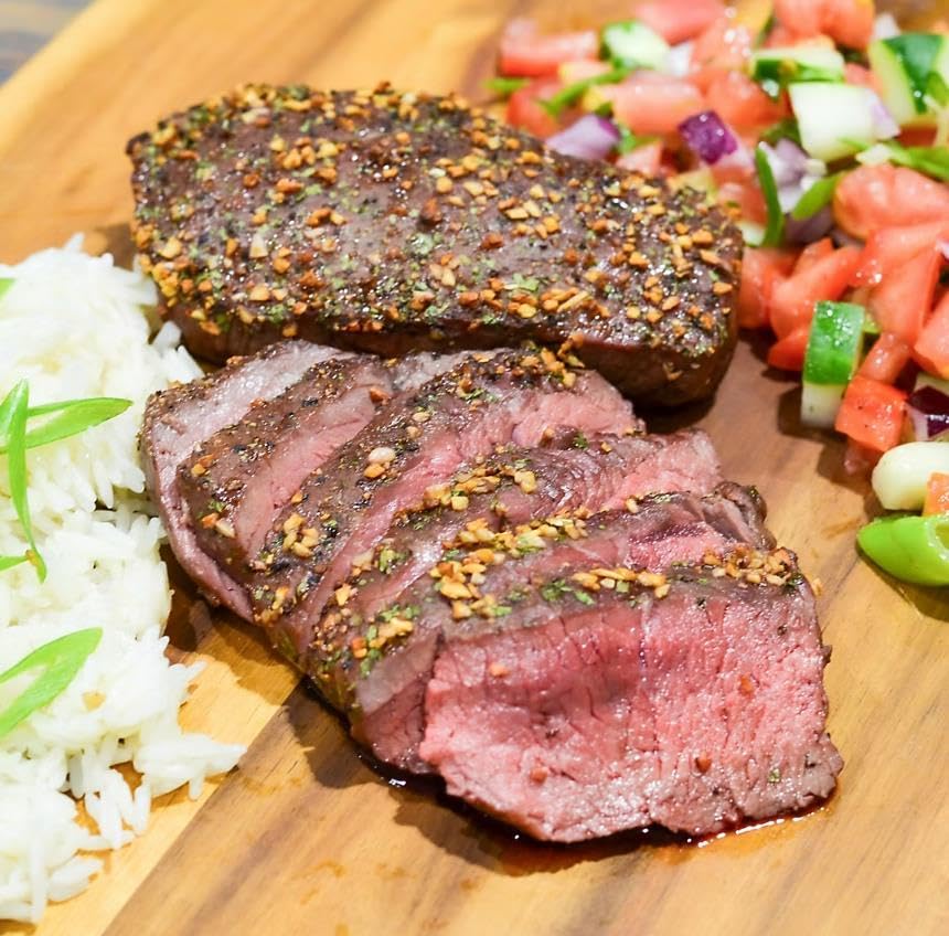 Premium cuts of top sirloin rubbed with Brazilian steakhouse rub, a combination of savory herbs and spices including garlic, onion, and orange zest for a bright pop of citrus. Ready to cook directly from the package from refrigerator to plate in a matter of minutes, making for the perfect summer meal. These can be cooked on the grill, oven or even the air fryer. [ 24 oz , 1.5 lb ]