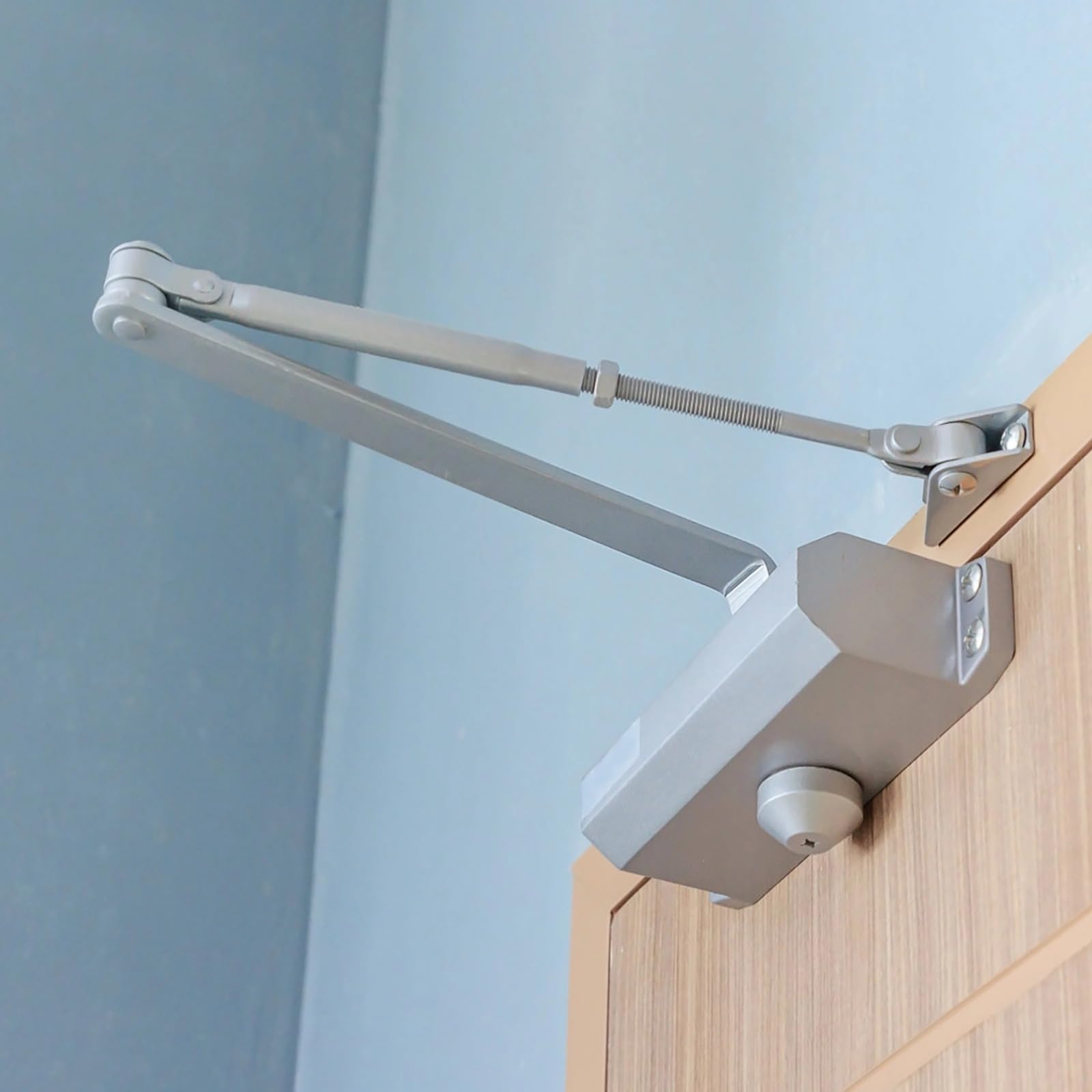 Automatyczny samozamykacz do drzwi przeciwpożarowych, aluminiowy, hydrauliczny samozamykacz do drzwi burzowych, do drzwi o szerokości do 91 cm, konstrukcja redukująca hałas, zawiera dwustronną płytę
