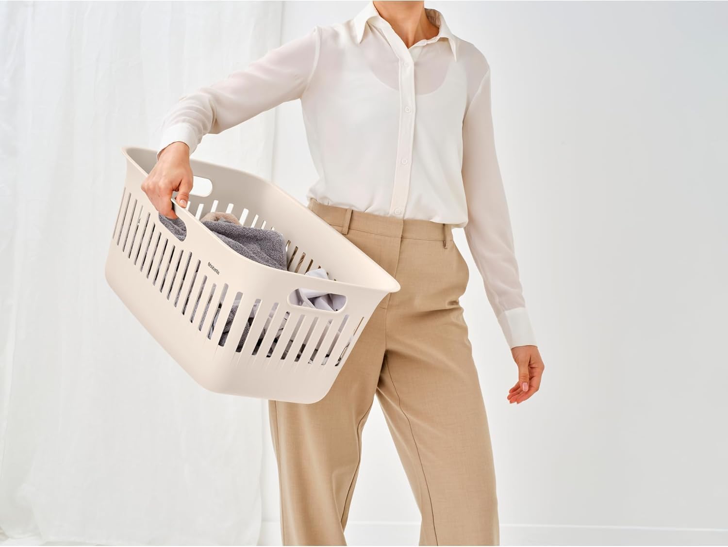 Brabantia Collect-It Wäschekorb 40 l (Soft Beige), 2er-Set, Wäschesammler für Küche und Hauswirtschaftsraum, praktische Wäschewanne für Kleidung, Handtücher und Bettwäsche