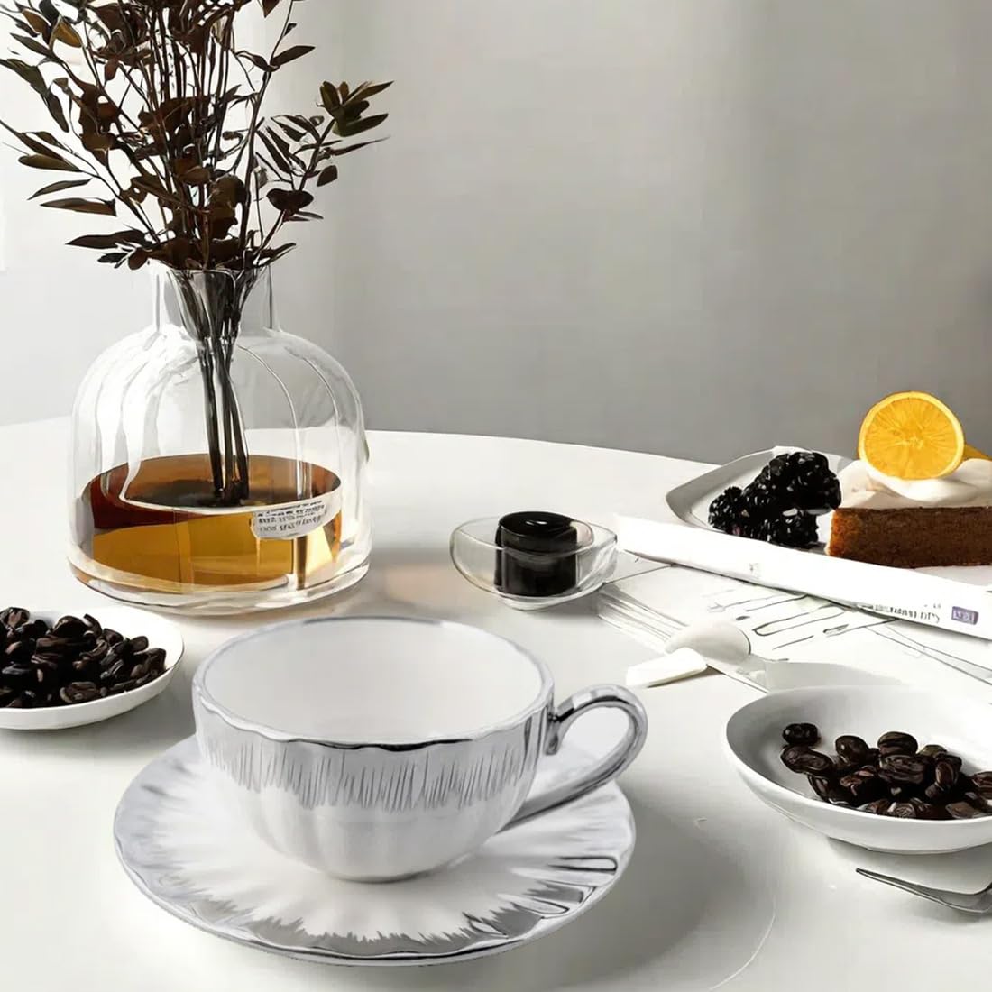CHANJOON Lot de 6 tasses à thé, plateau en céramique, cuillères à café, bord doré galvanique, boîte cadeau, tasses blancs, couleur argent, taille moyenne