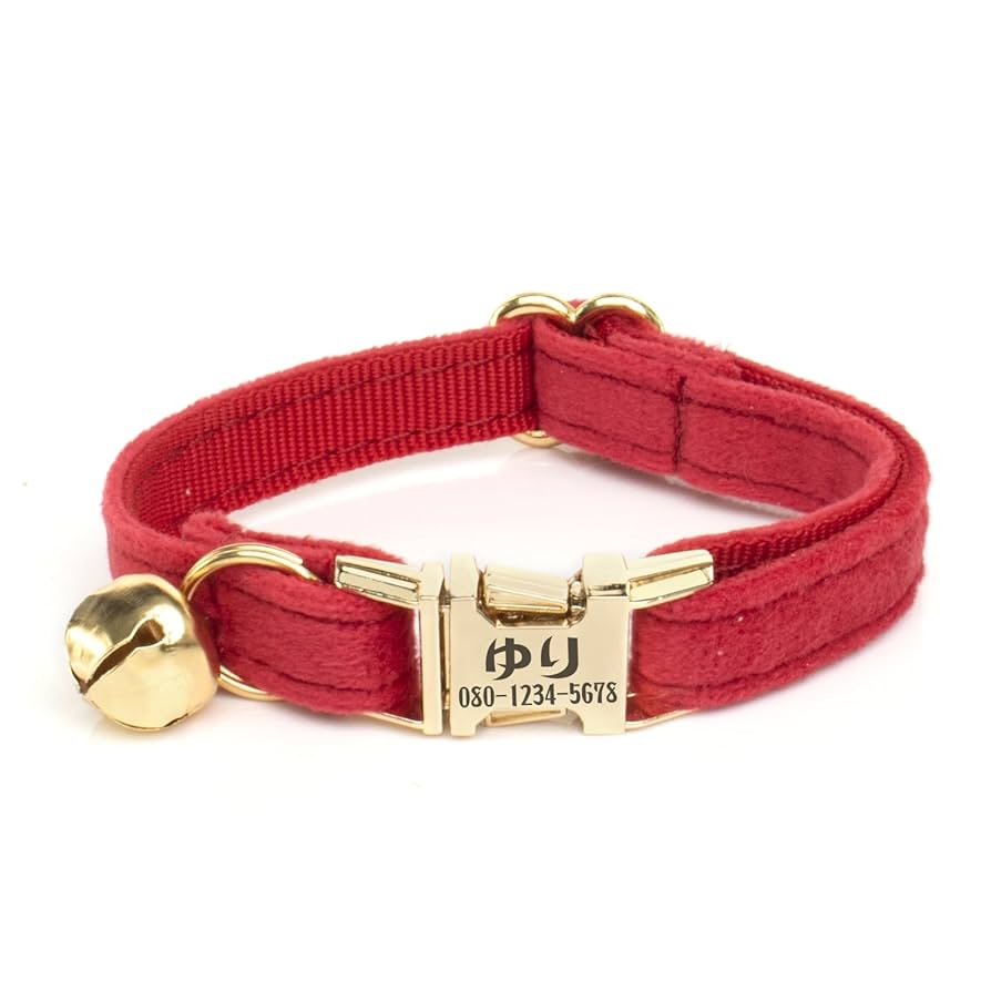 木製猫の彫刻 赤い首輪付き 木製猫の彫刻 赤い首輪付き