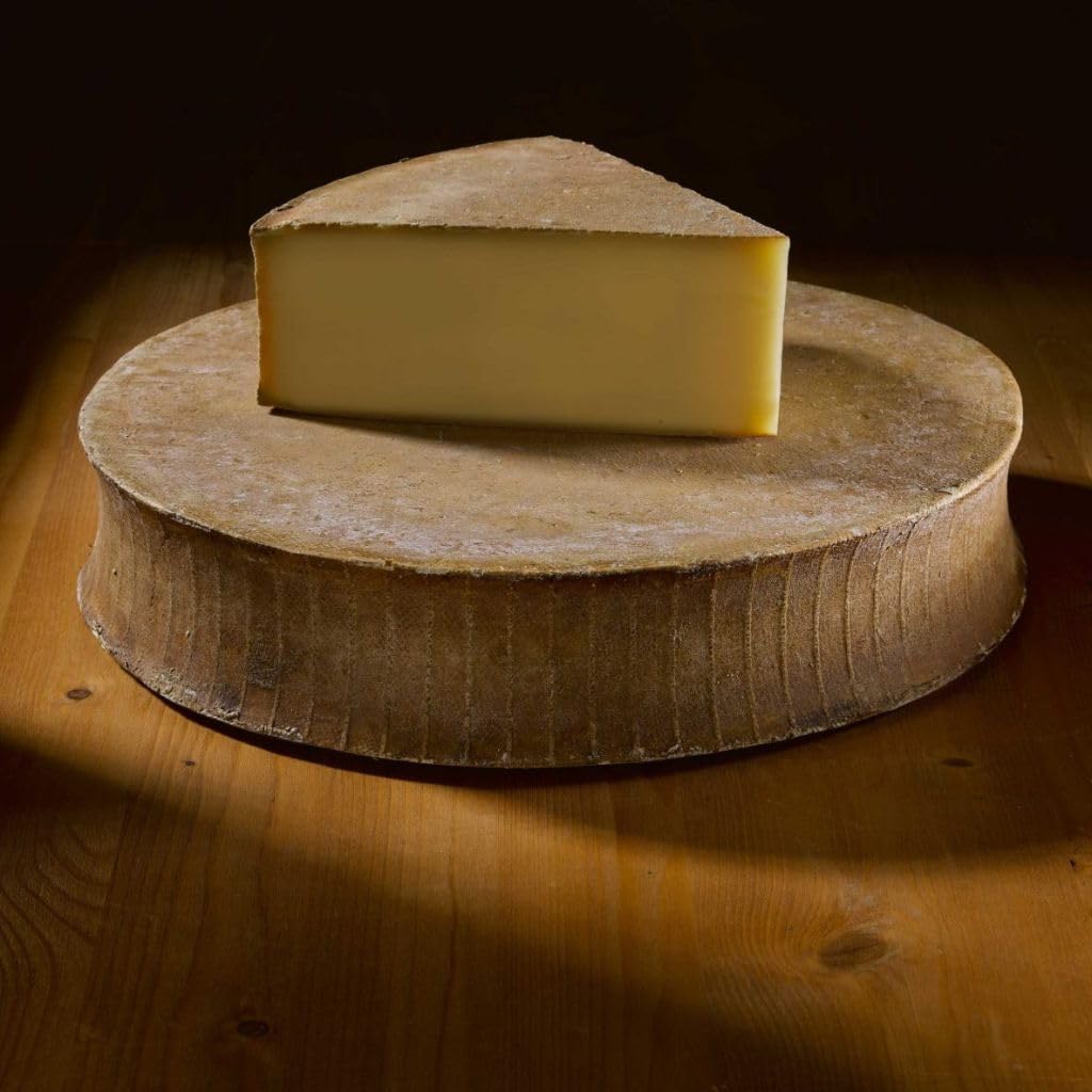 Abondance AOP Fermier - 500gr - Fromage Traditionnel Savoyard au lait cru - Pâte préssée cuite affinée 8 mois - Goût Fruité et Noisetté - Texture souple - Idéal fondue, raclette, gratins, plateau.