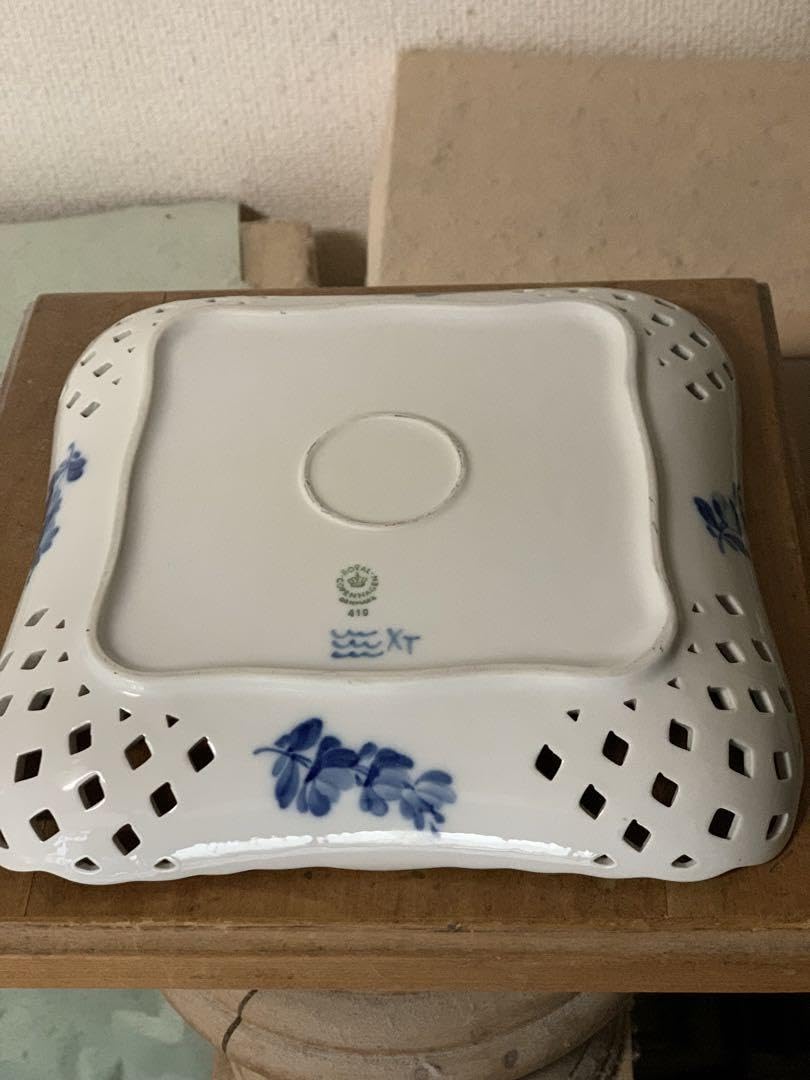 ロイヤルコペンハーゲンブルーフラワー透かし彫り四角皿