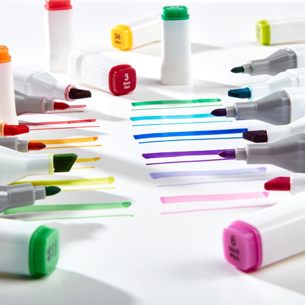 KINGART PRO Doppelendige Kunstmarker mit Alkoholtinte, 120 Farben, feine Spitze und Keilspitzen, permanent mit hervorragender Mischbarkeit, inklusive Kunststoffetui, 120 Stück
