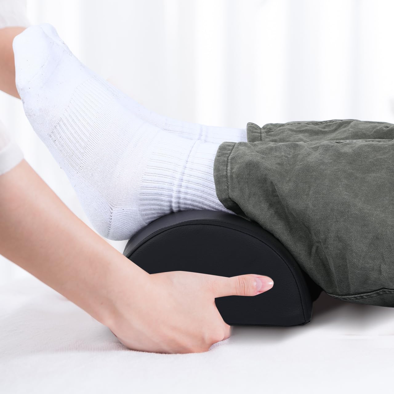 Veemoon Coussin Demi-Rond Noir en Mousse à Mémoire de Forme pour Jambes et Pieds Traversin Ergonomique pour Table de Massage Accessoire Spa Réutilisable et Facile à Nettoyer Institut