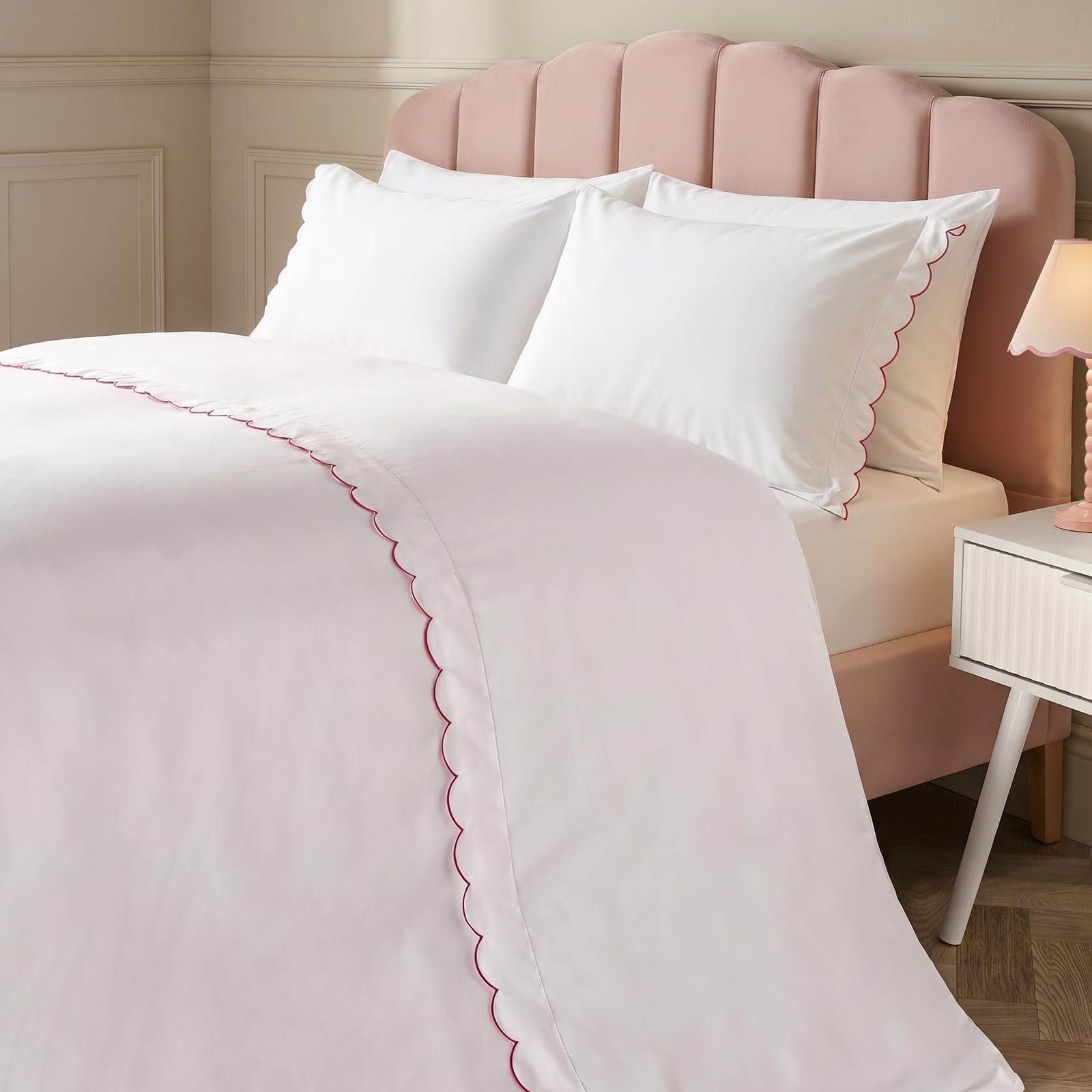 OHS Double Duvet Set White Bedding, Gifts for Women Super Soft Cosy Warm Microfibre Polyester Stylish Hot Pink Scallop Edge Contrast Quilt Cover Double with Matching Pillowcases