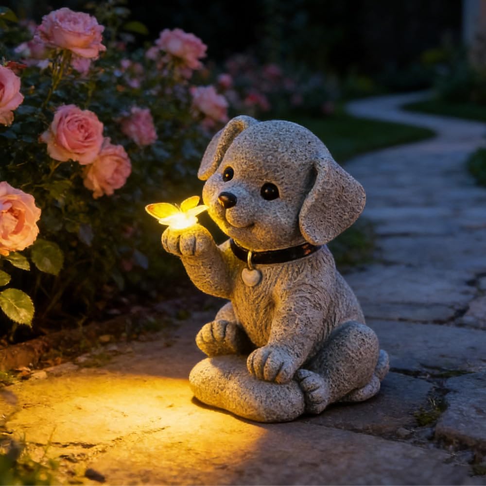 Figurine de Chien Solaire, Statue Solaire de Jardin Chien Ornament Outdoor avec Papillons Figurine d'animal de Jardin Lumière Solaire Statue Jardin Exterieur pour Cadeau de Pendaison de Crémaillère