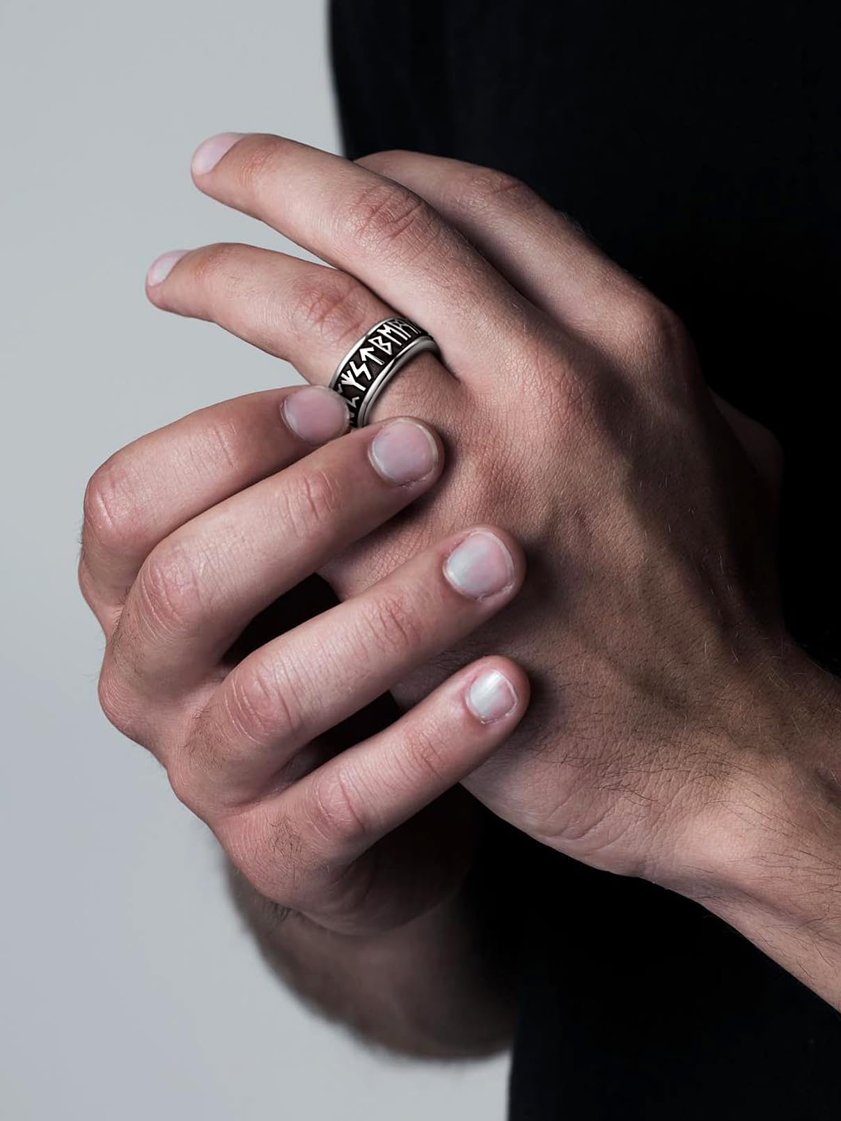 FaithHeart Anillo Giratorio Runas Vikingas Hombre Acero Inoxidable 316L Anillo Rotativo Anti-estrés Anillo Hip Hop Joyería Religiosa Nórdica de Protección