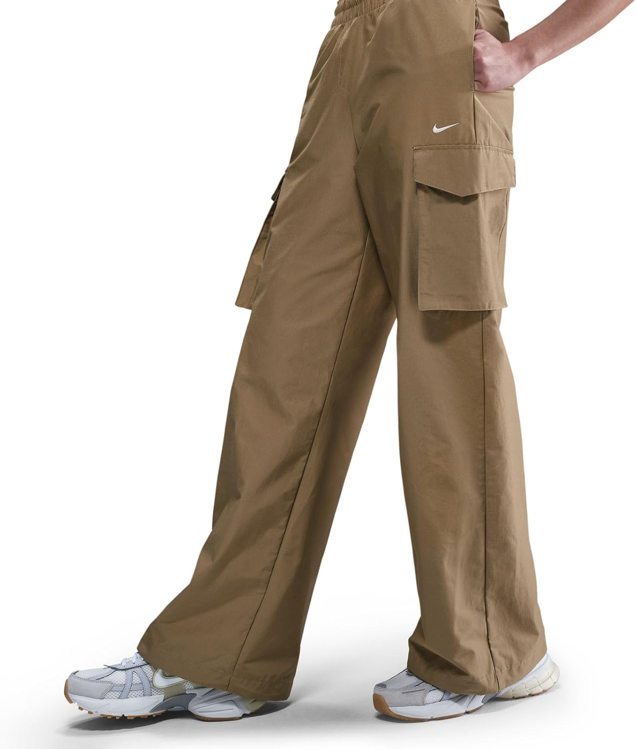 Nike Sportswear Everything Wovens Women's Mid-Rise Cargo Pants (HM6976-297, Parachute Beige/White) Size Large