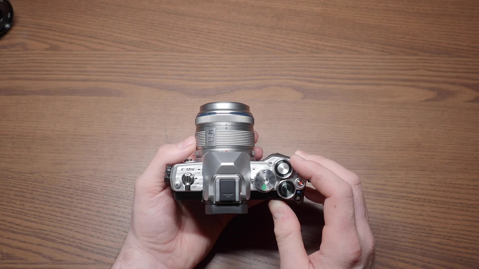 Olympus M.Zuiko Digital 14-42 mm F3.5-5.6 EZ Lens, Standard Zoom
