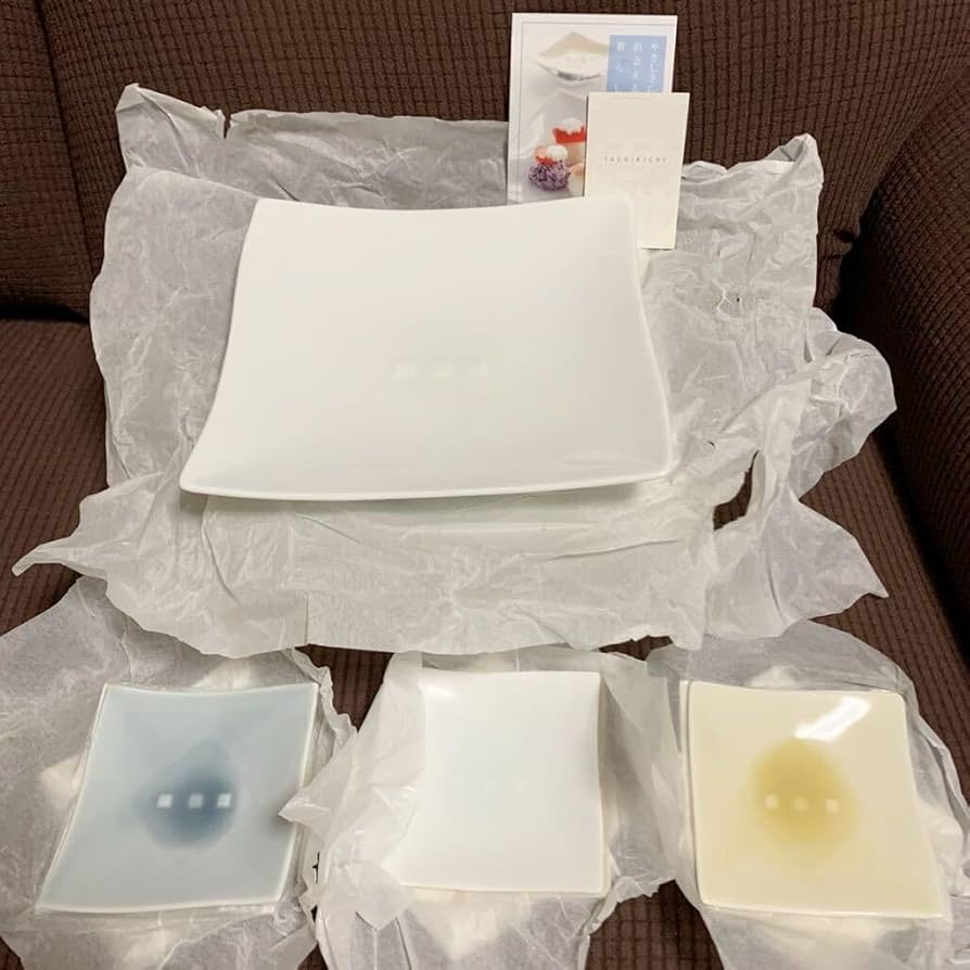 たち吉　花化粧角取り皿セット Amazon.co.jp: □橘吉□たち吉□ 染付草花□ 取り分け揃□長角皿